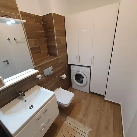 New Luxury Flat Near City Center Apartment