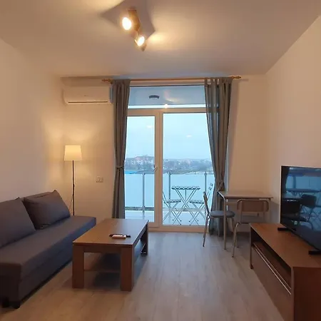 New Luxury Flat Near City Center Apartment *